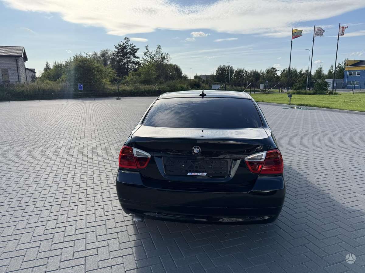 BMW 320, 2.0 l., Седан