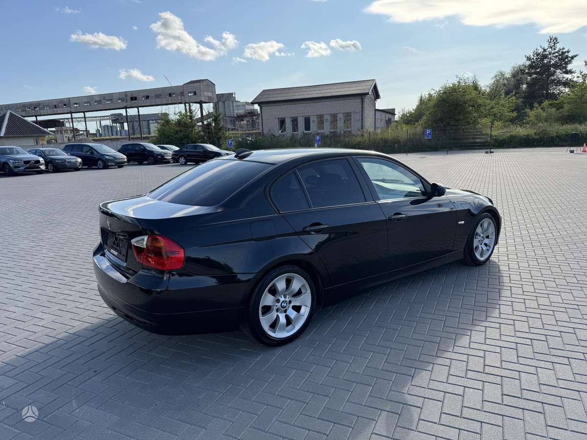 BMW 320, 2.0 l., Седан