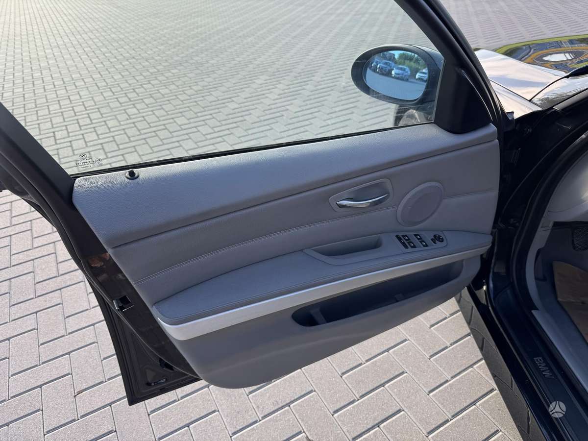 BMW 320, 2.0 l., Седан