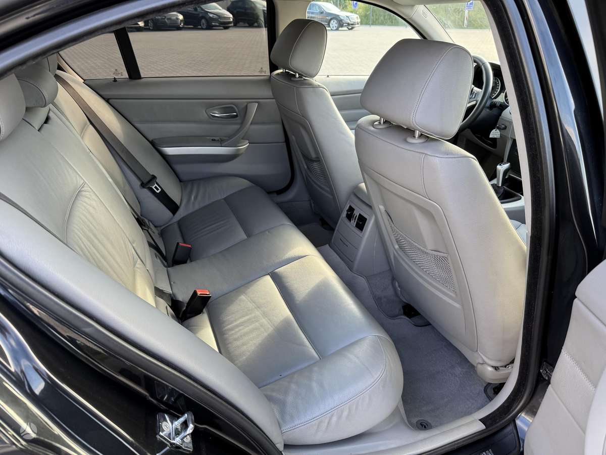 BMW 320, 2.0 l., Седан
