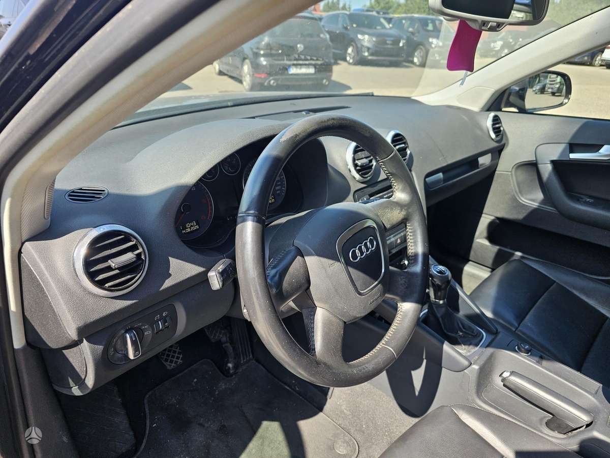 Audi A3, 1.6 l., hatchback