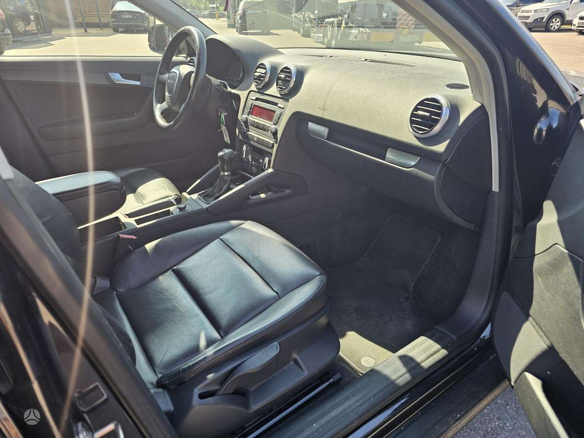 Audi A3, 1.6 l., Хэтчбек