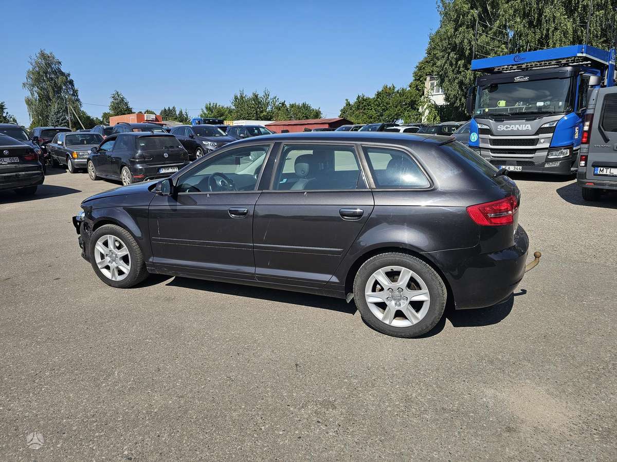 Audi A3, 1.6 l., Хэтчбек