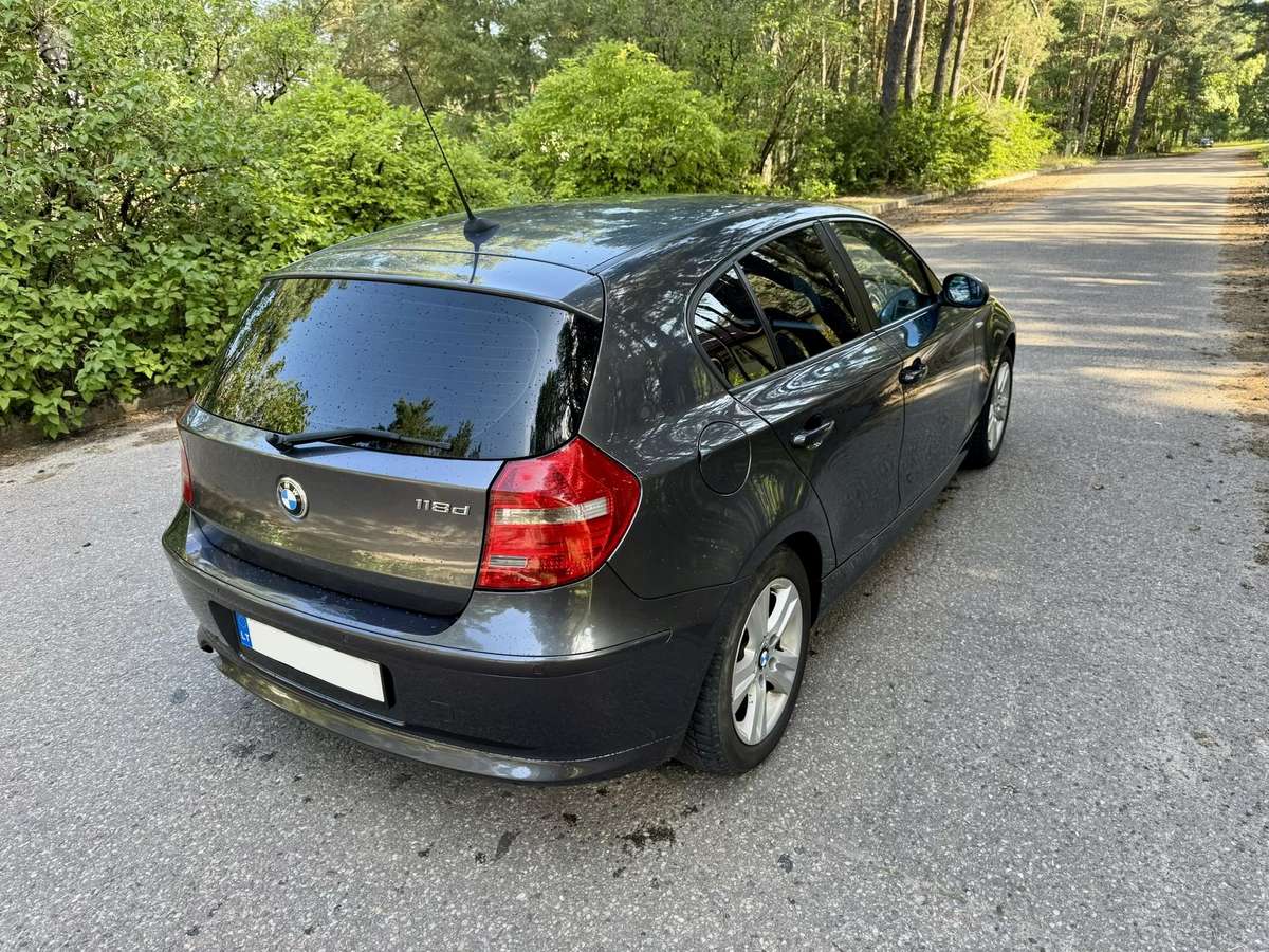 BMW 120, 2.0 l., hatchback