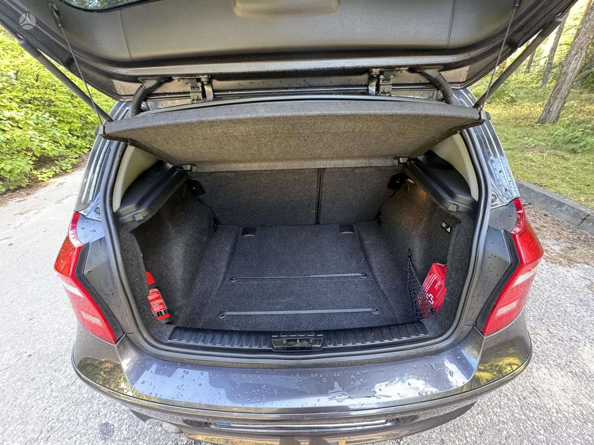 BMW 120, 2.0 l., hatchback