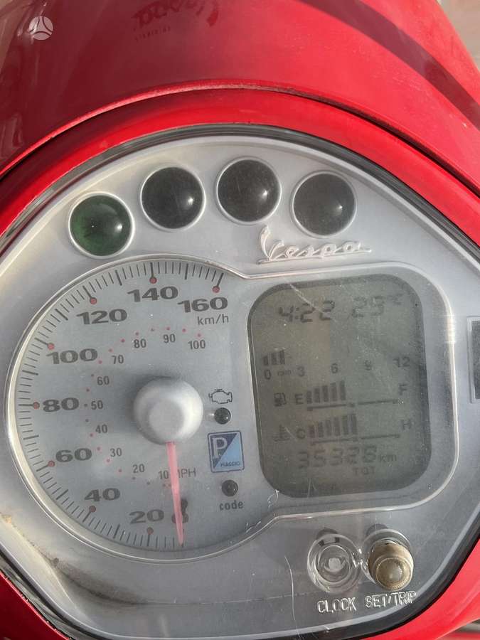 Piaggio Vespa 250cc, scooters / mopeds