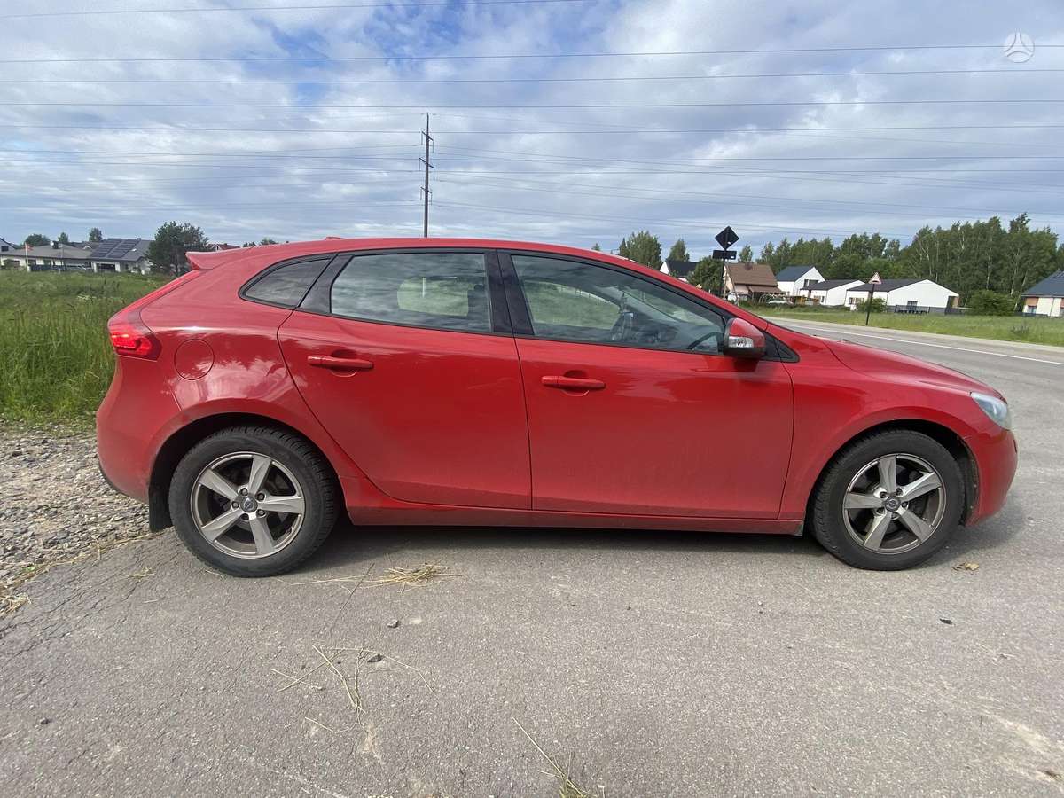 Volvo V40, 2.0 l., hatchback