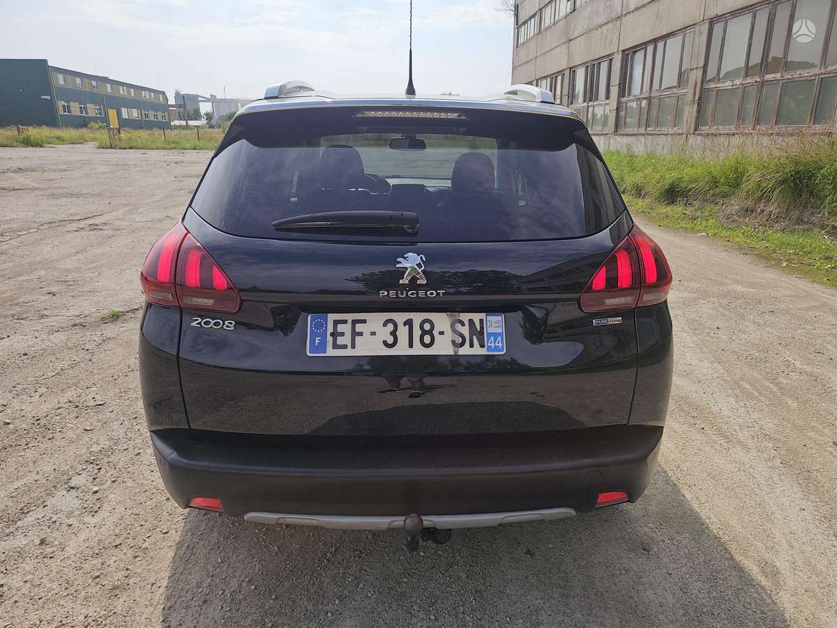 Peugeot 2008, 1.2 l., hatchback