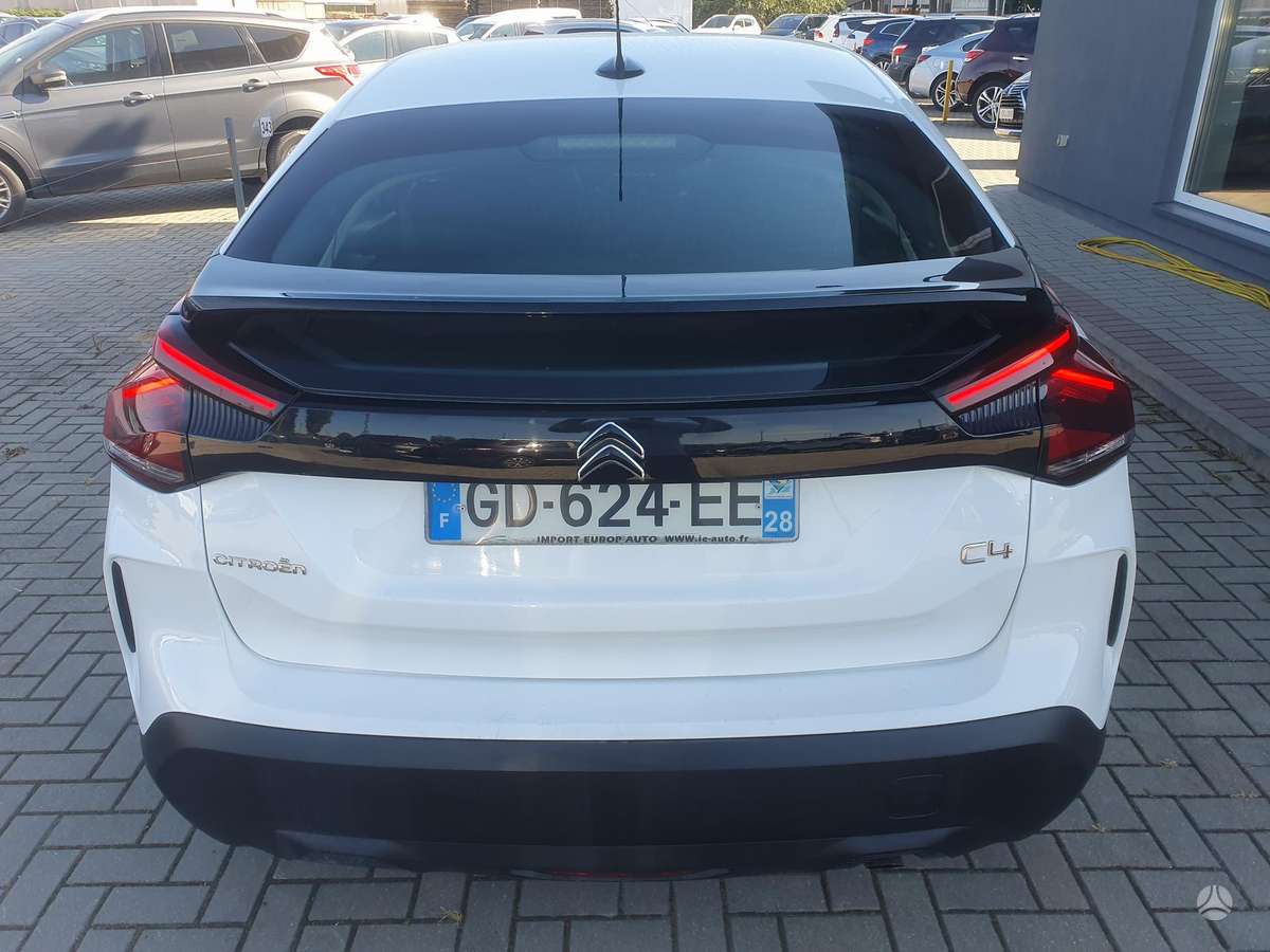 Citroen C4, 1.5 l., hatchback