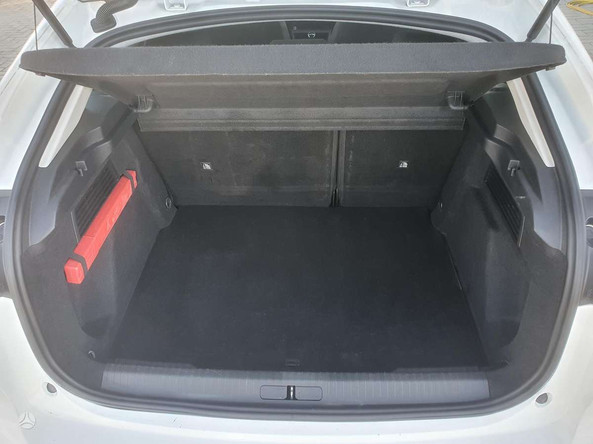 Citroen C4, 1.5 l., hatchback