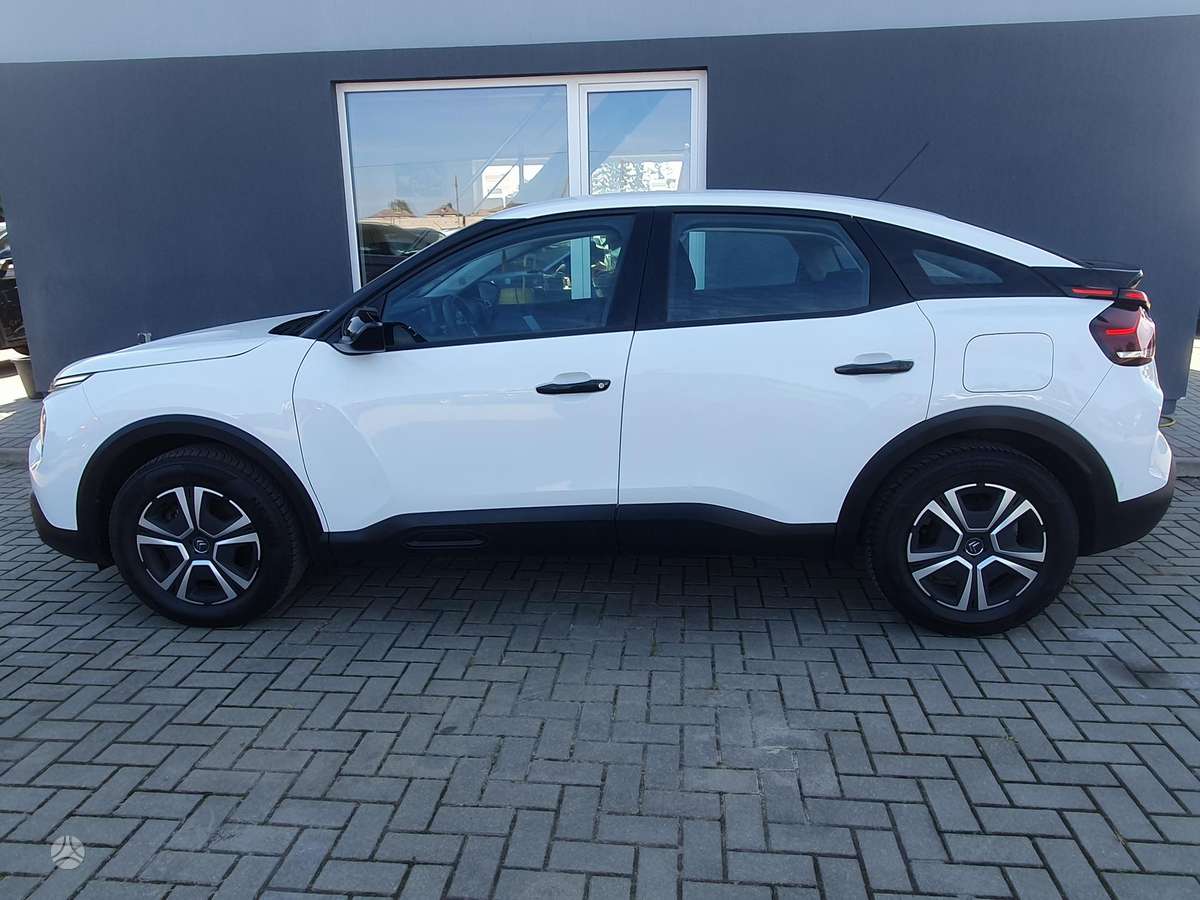 Citroen C4, 1.5 l., hatchback