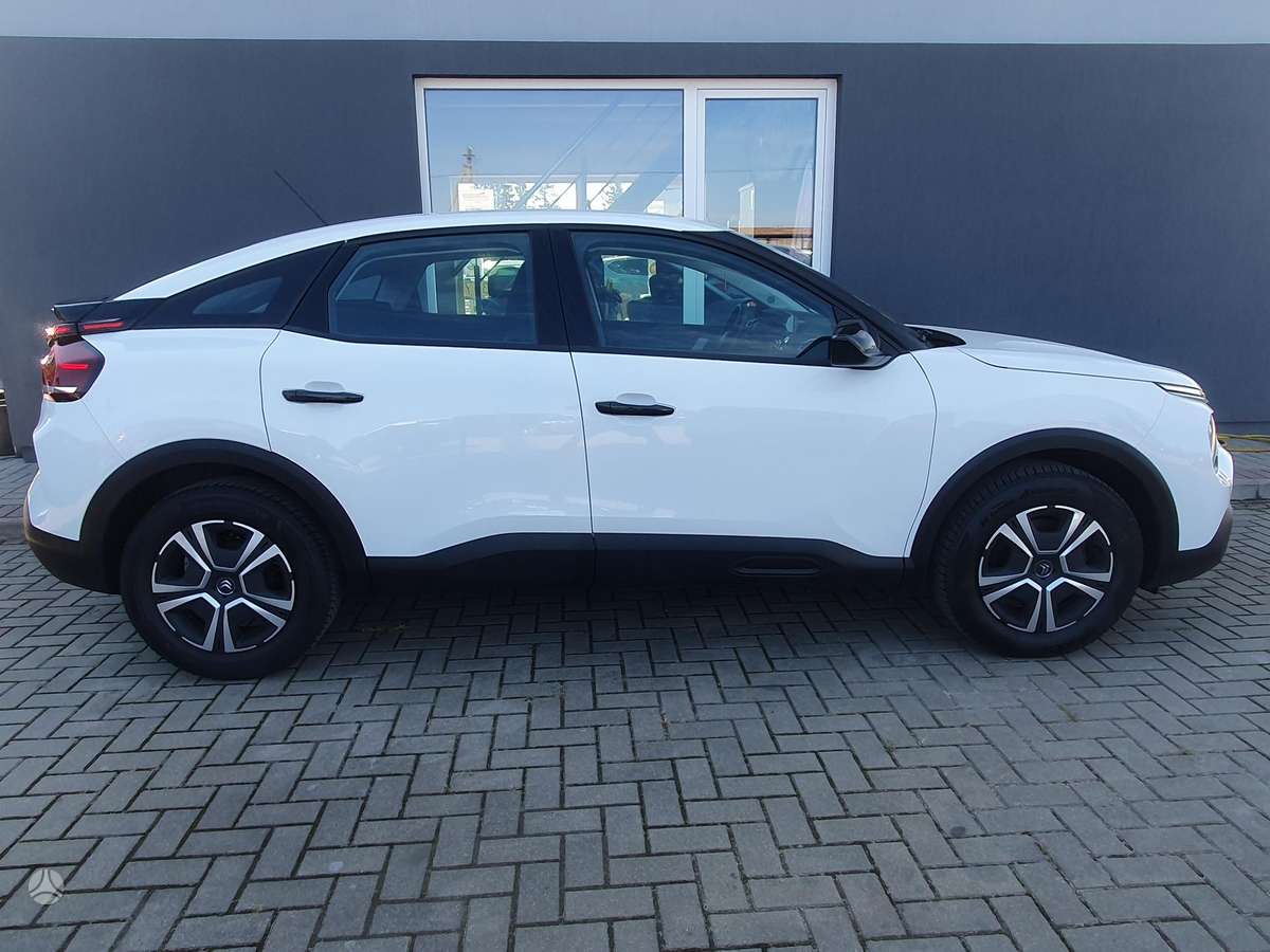 Citroen C4, 1.5 l., hatchback