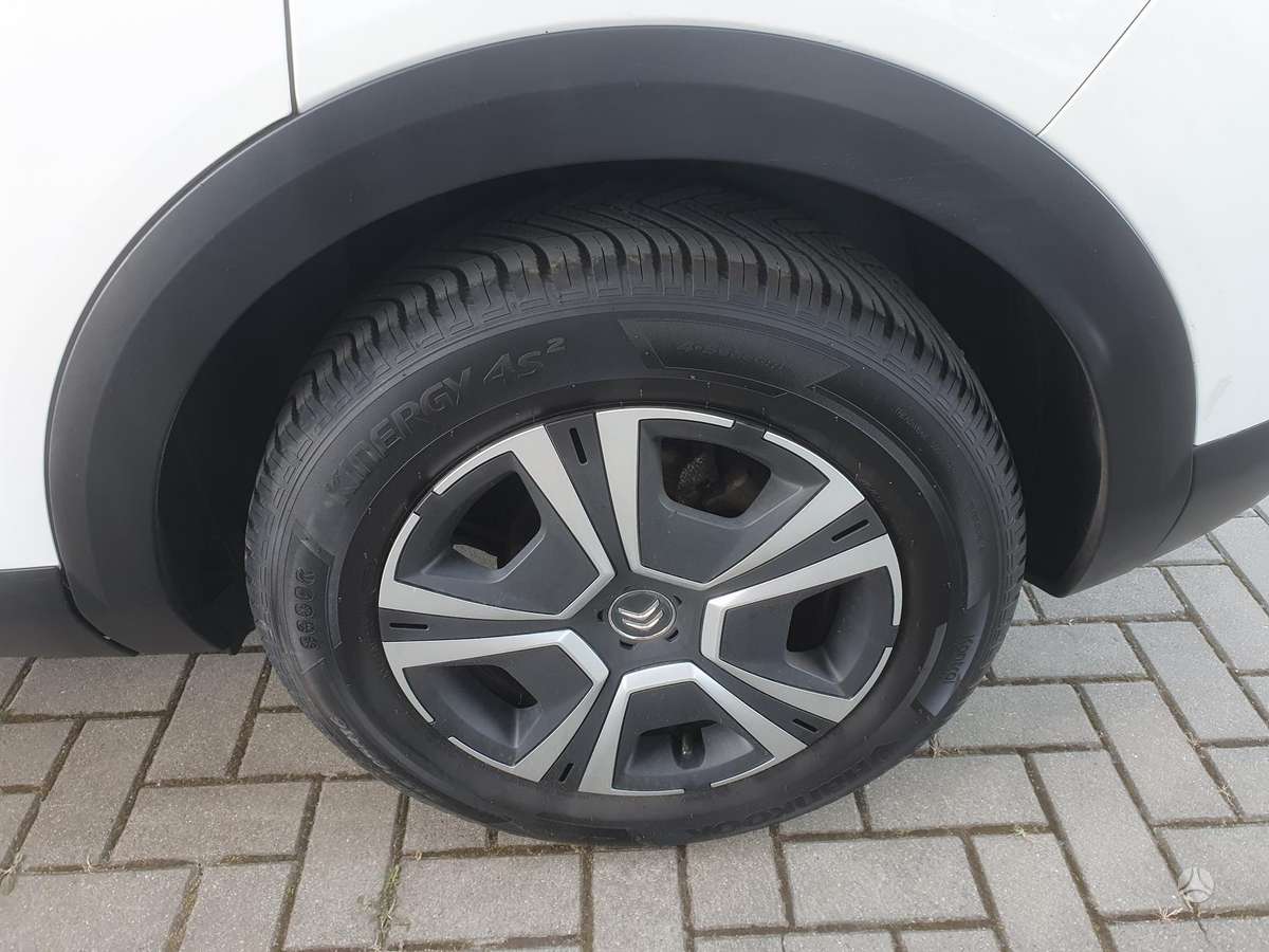 Citroen C4, 1.5 l., hatchback