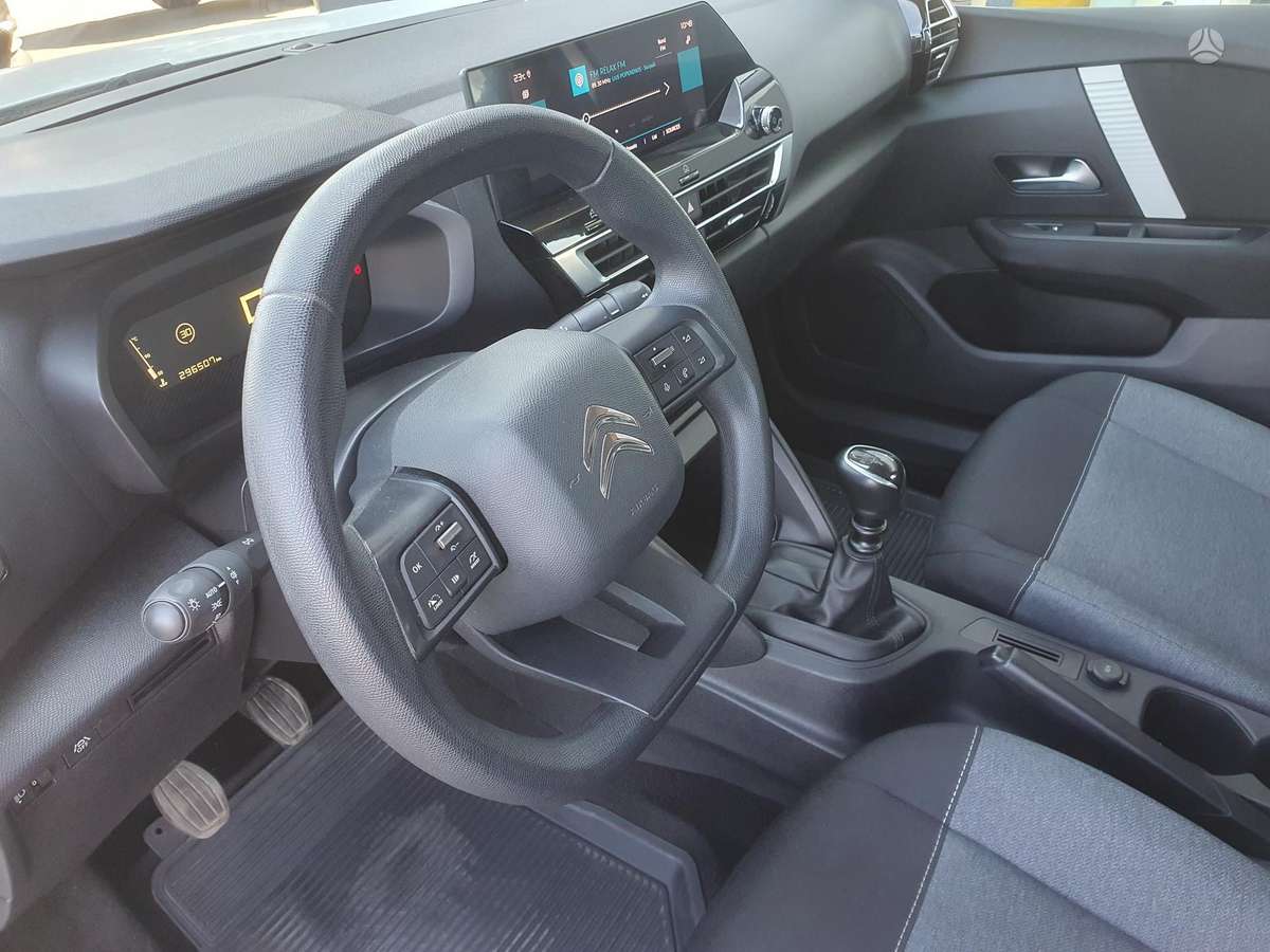 Citroen C4, 1.5 l., hatchback