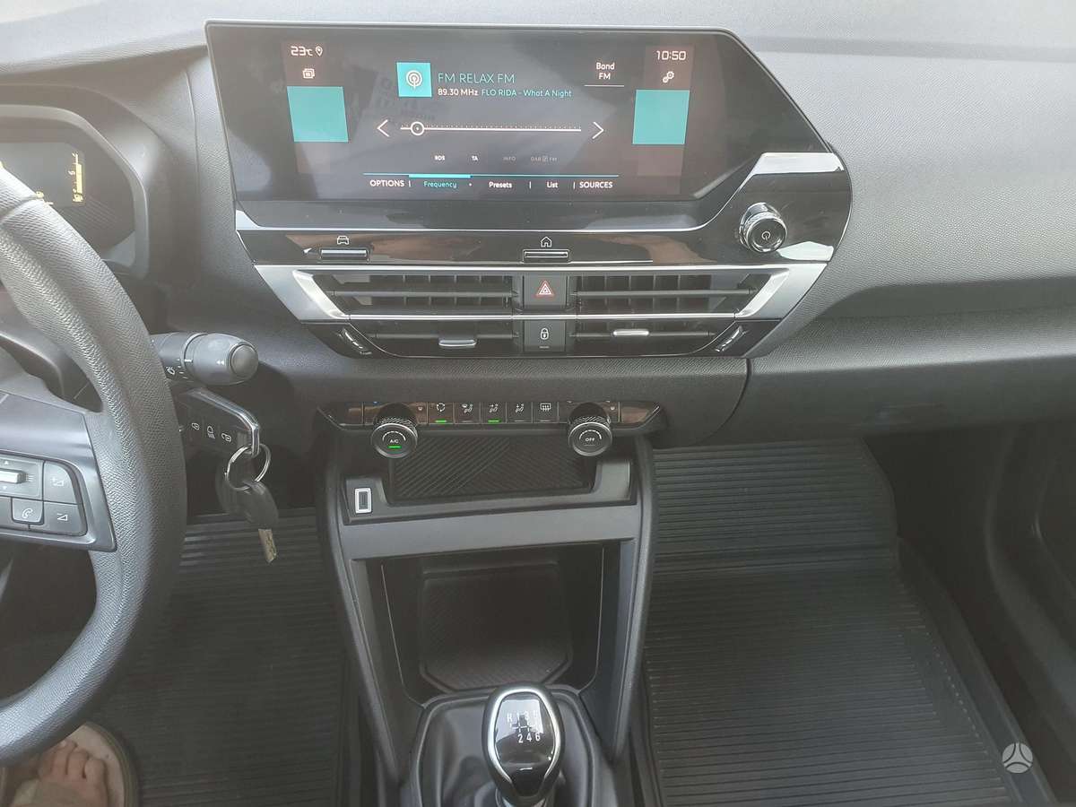 Citroen C4, 1.5 l., hatchback