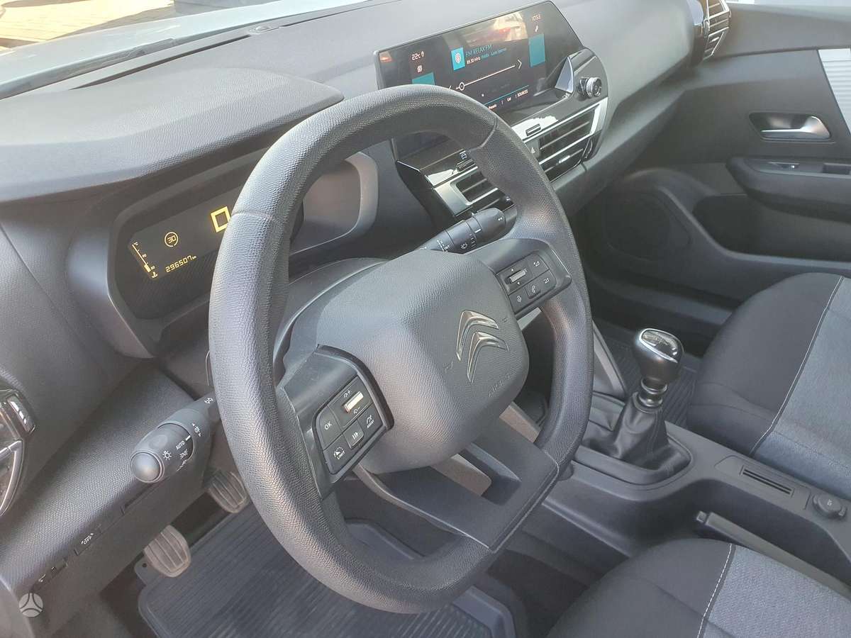 Citroen C4, 1.5 l., hatchback
