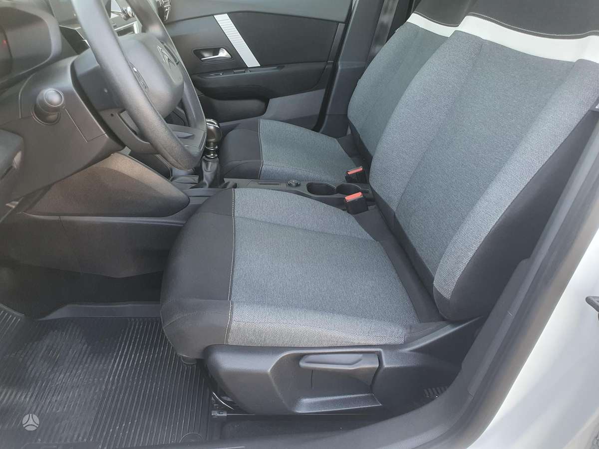 Citroen C4, 1.5 l., hatchback