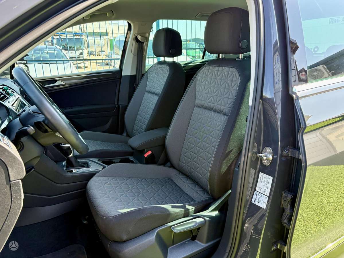 Volkswagen Tiguan - 12