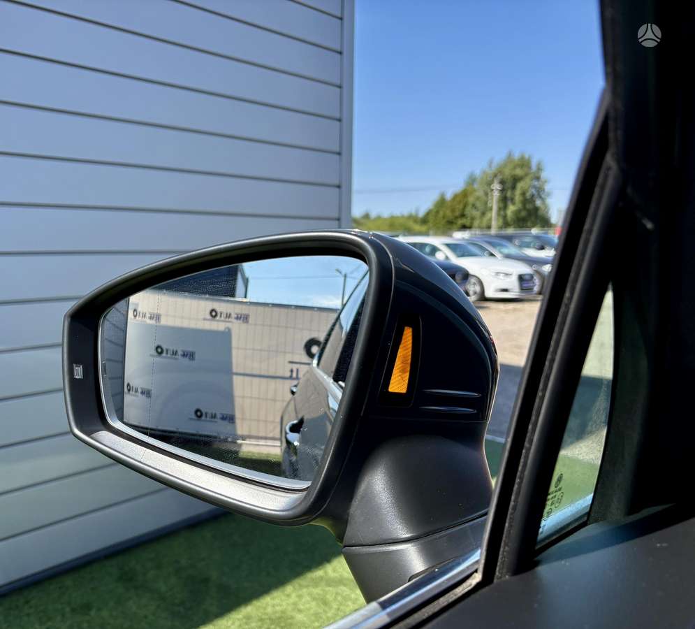 Volkswagen Tiguan - 10