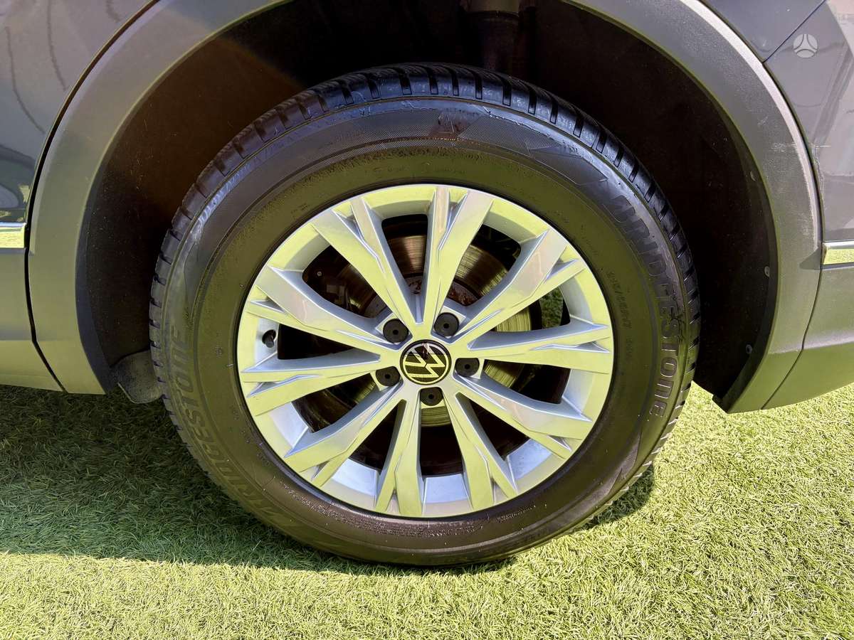 Volkswagen Tiguan - 8