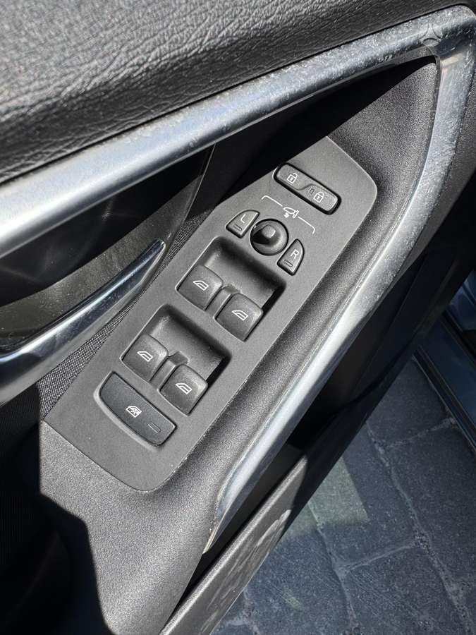 Volvo V40, 1.6 l., hatchback
