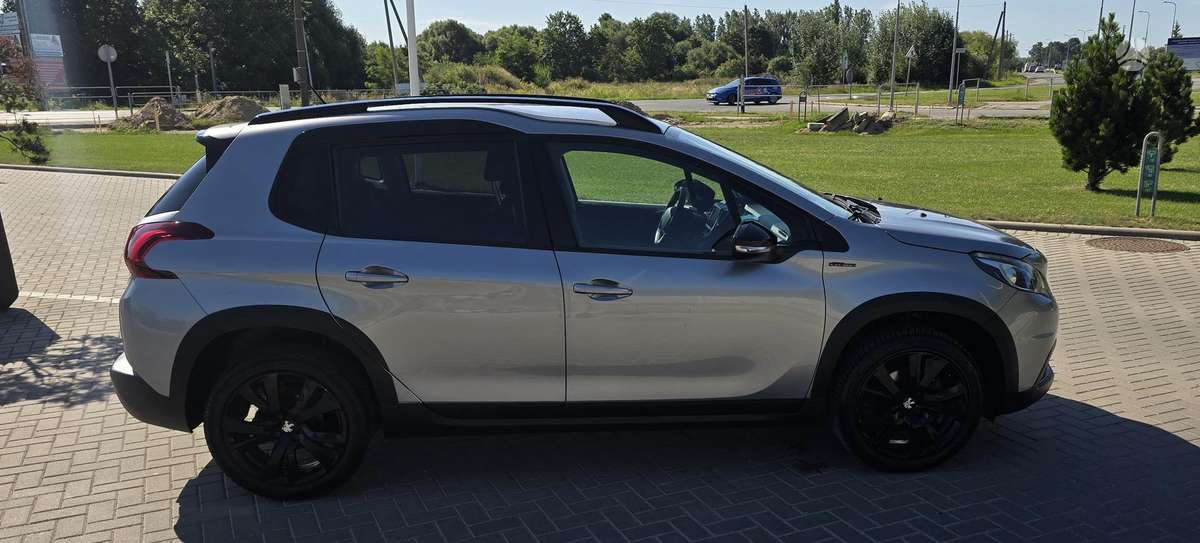 Peugeot 2008, 1.2 l., hatchback