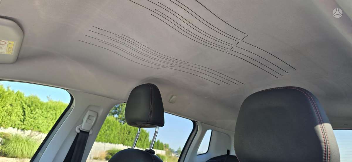 Peugeot 2008, 1.2 l., hatchback