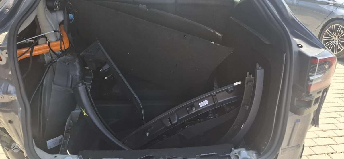 Tesla Model Y, 75 kWh, off-road / crossover