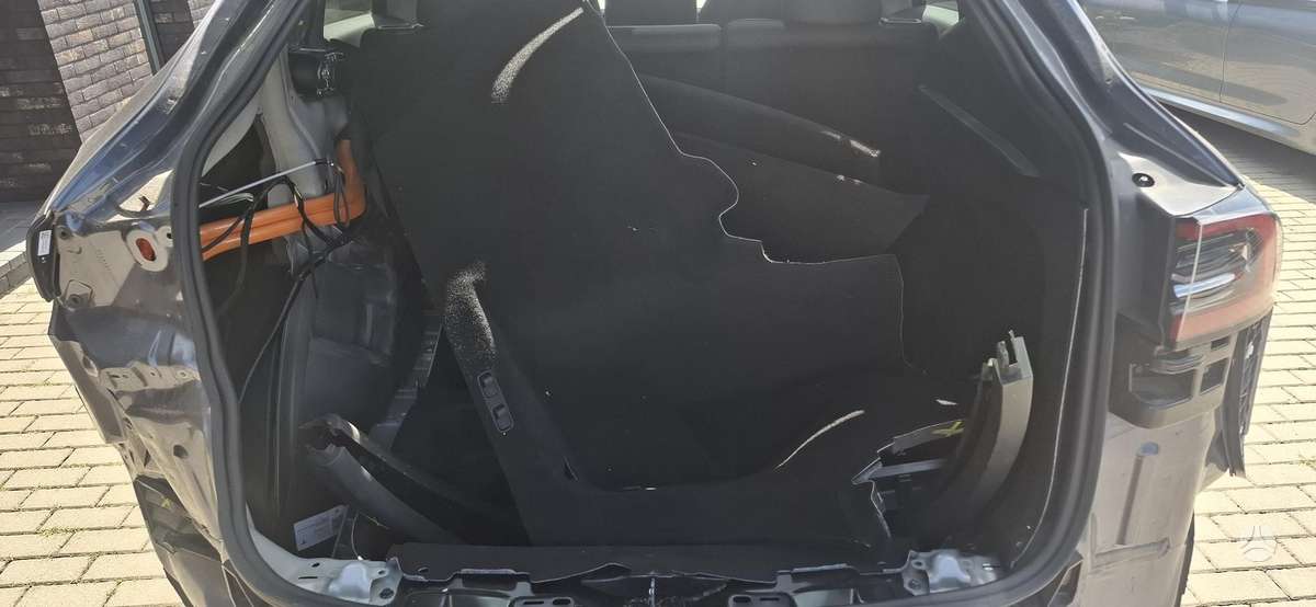 Tesla Model Y, 75 kWh, off-road / crossover