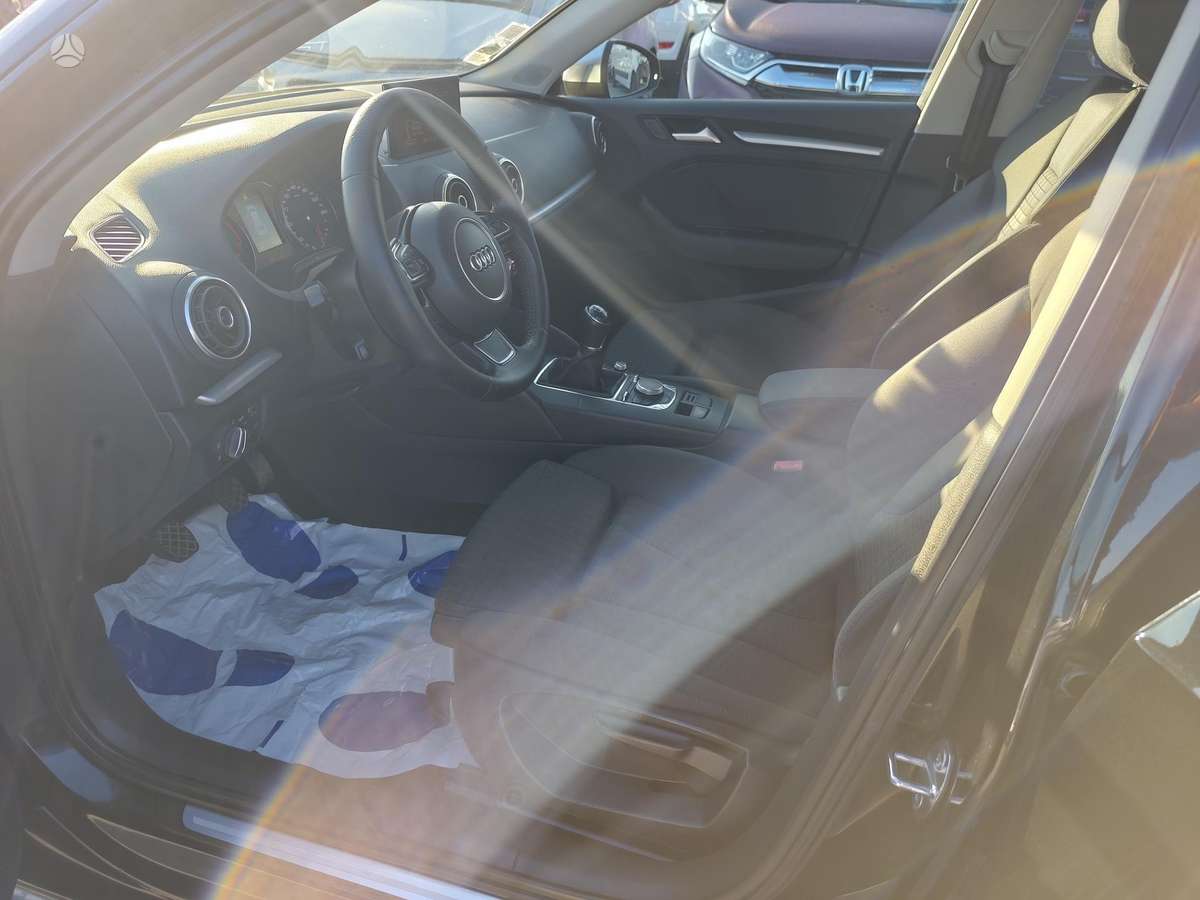 Audi A3, 1.6 l., hatchback