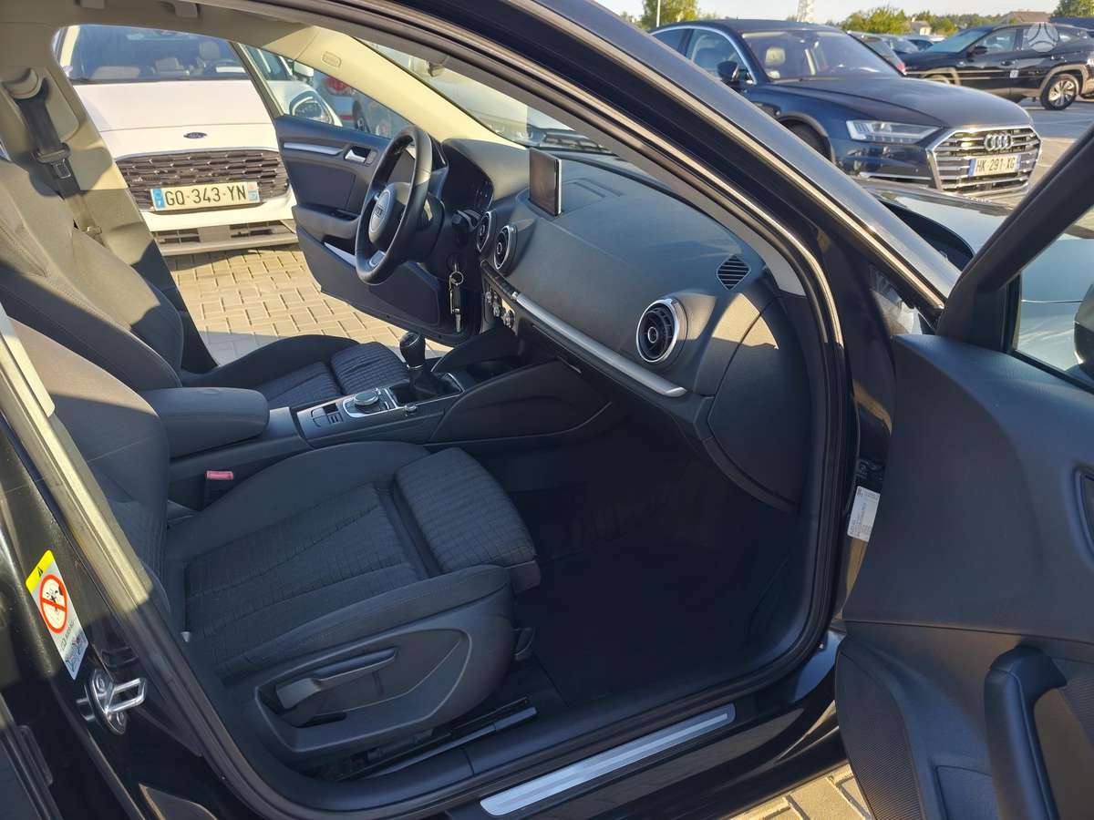 Audi A3, 1.6 l., hatchback