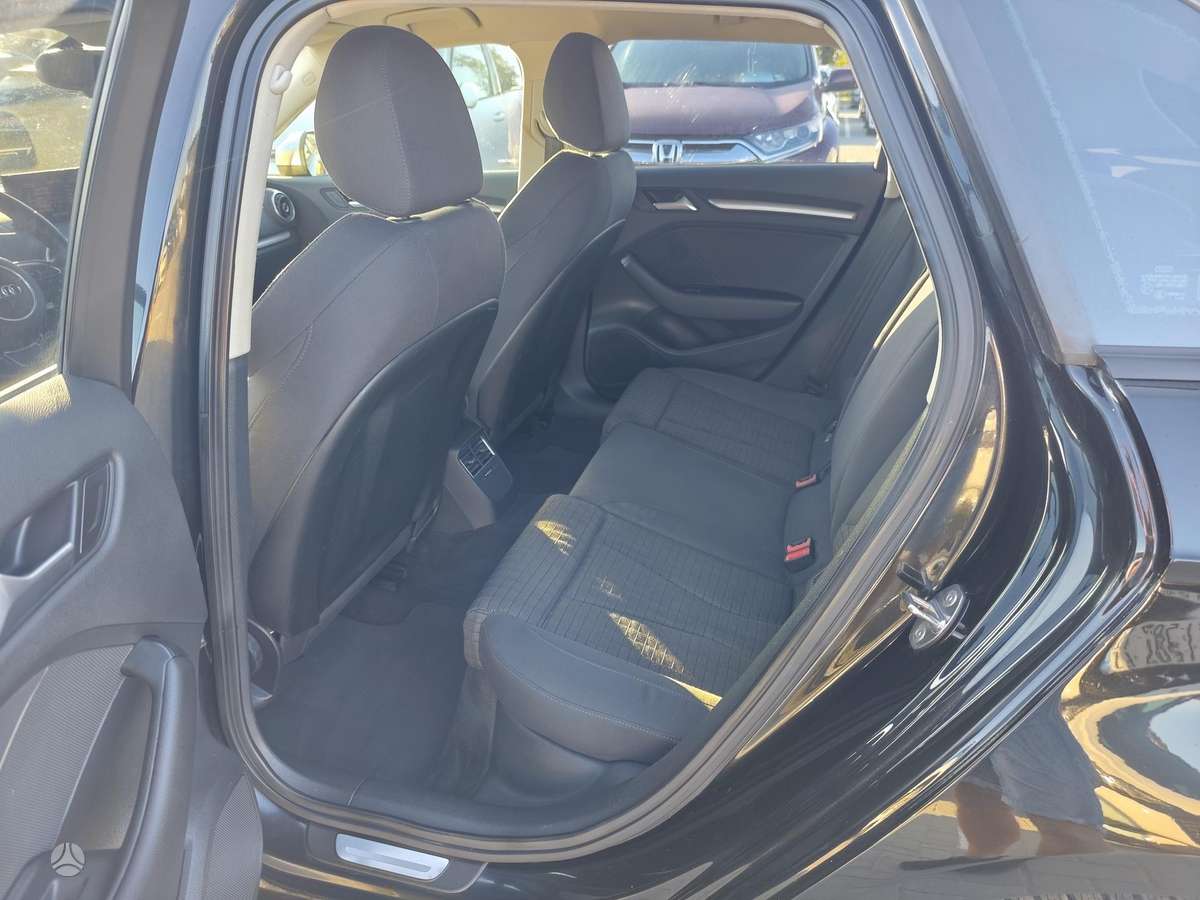 Audi A3, 1.6 l., hatchback
