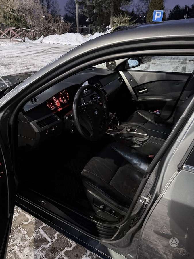BMW 525, sedanas