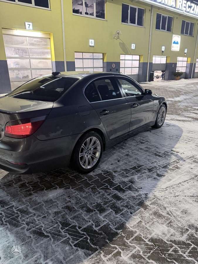 BMW 525, sedanas