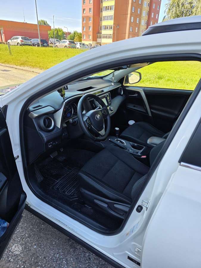 Toyota RAV4 - 11