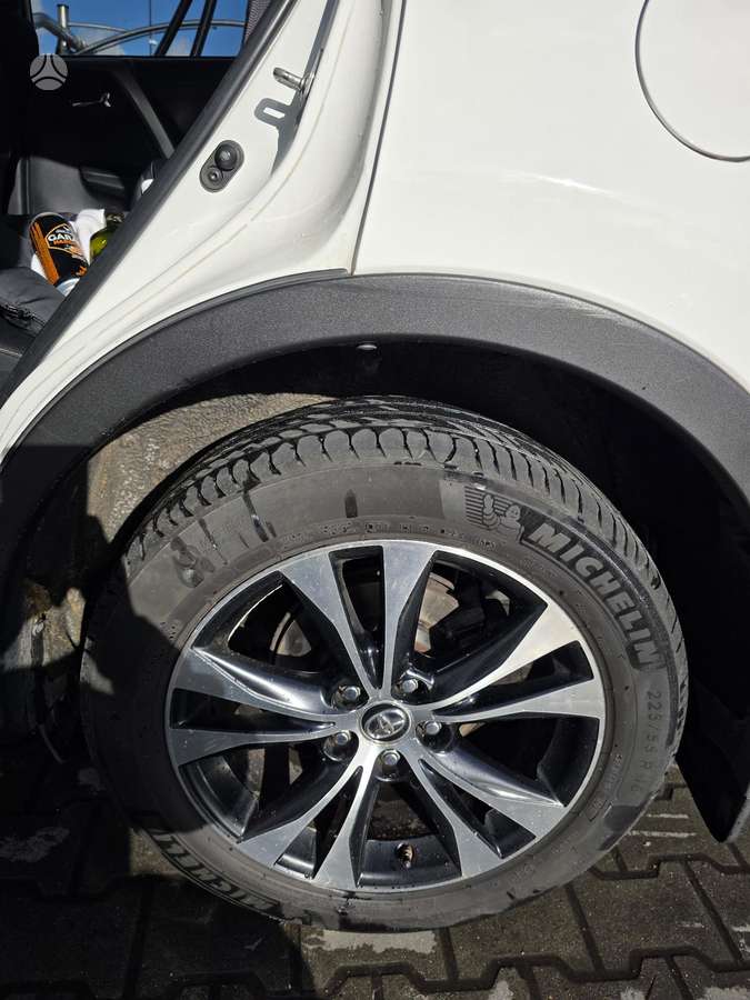 Toyota RAV4 - 12