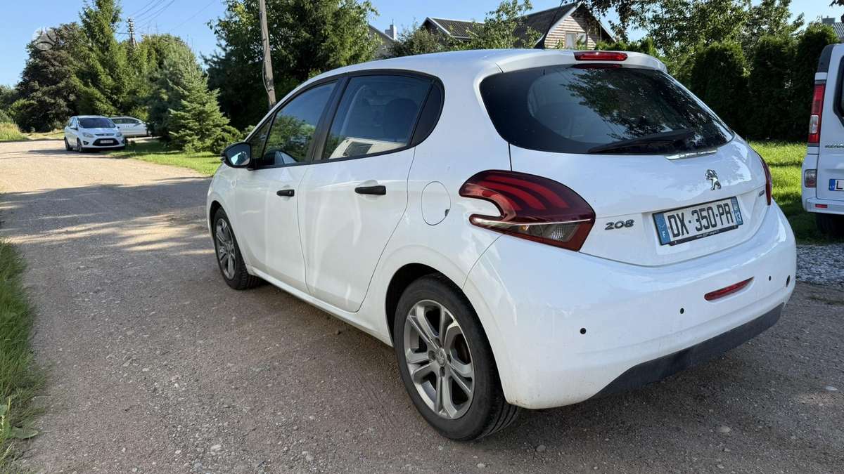 Peugeot 208 - 3