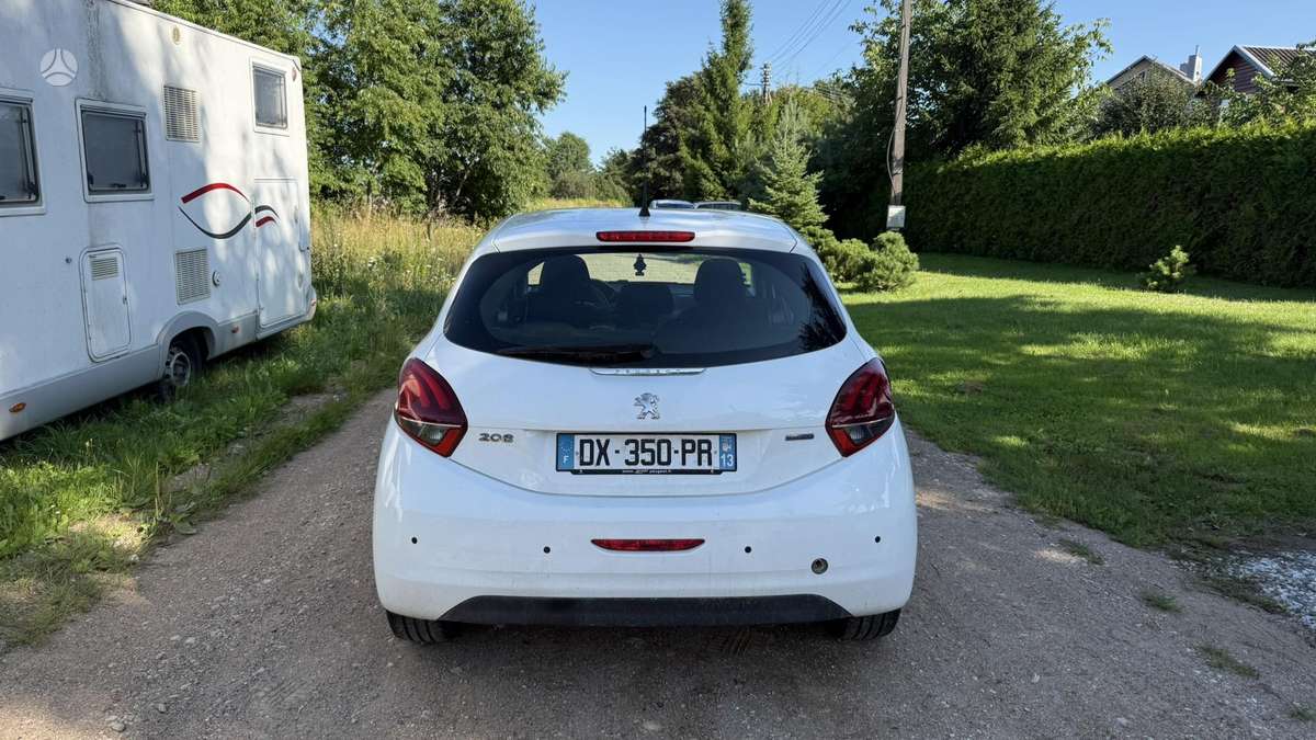 Peugeot 208 - 5