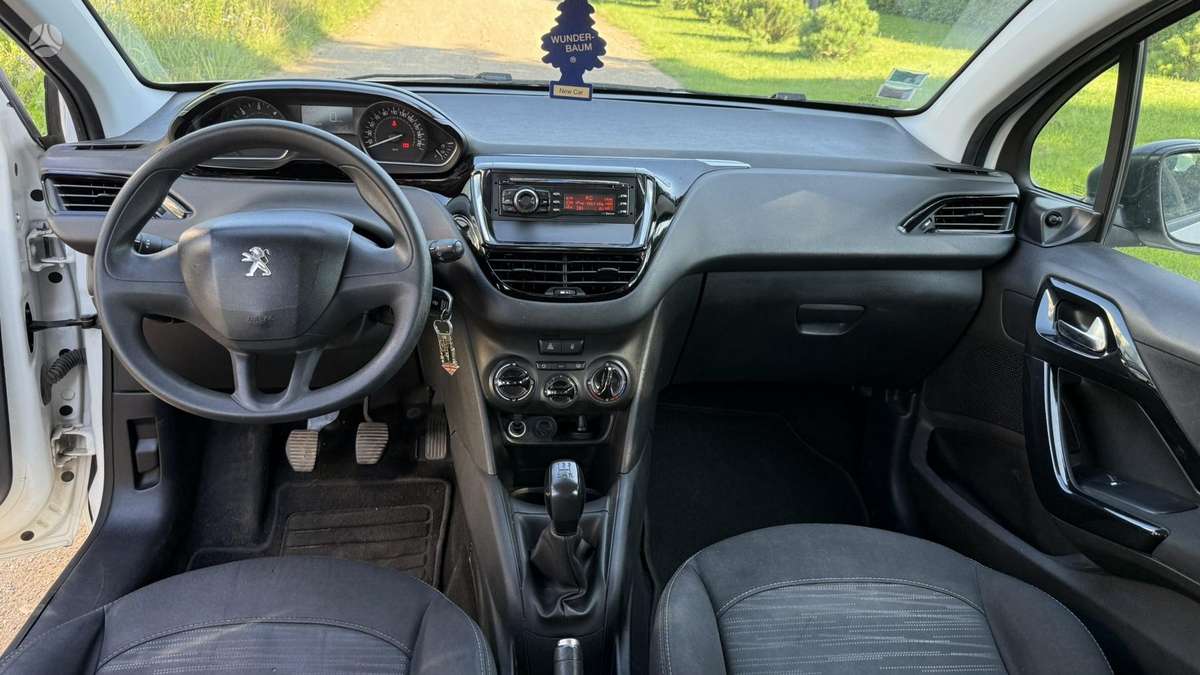 Peugeot 208 - 6