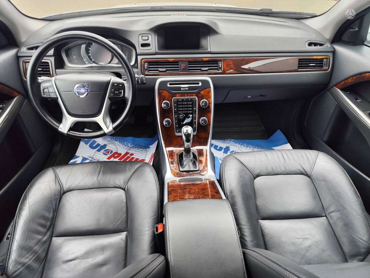 Volvo XC70 - 11