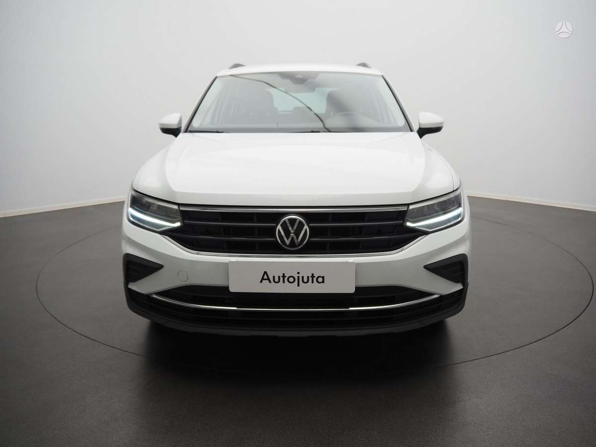 Volkswagen Tiguan - 2