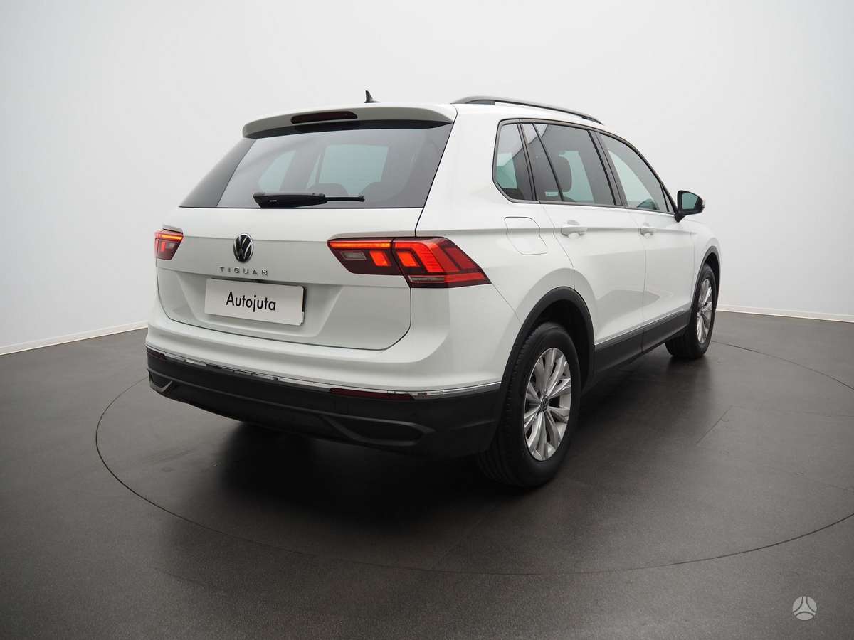 Volkswagen Tiguan - 4
