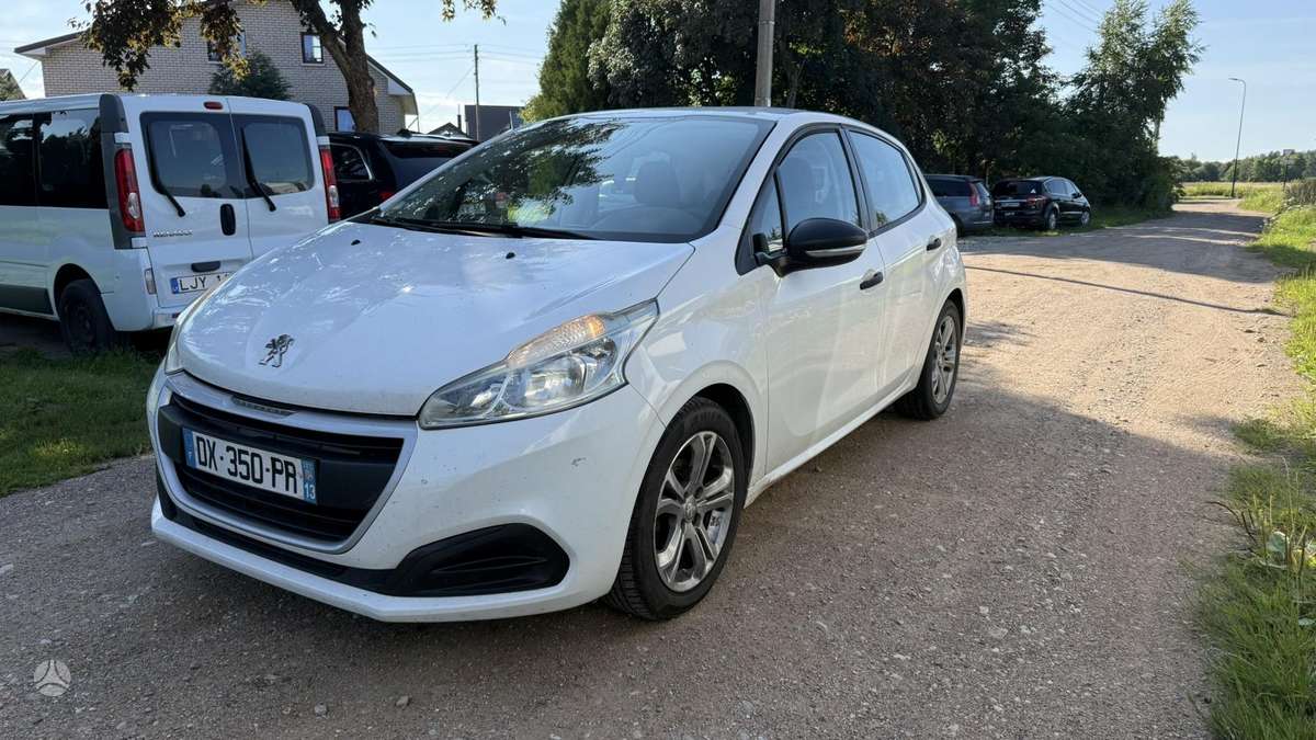 Peugeot 208 - 1