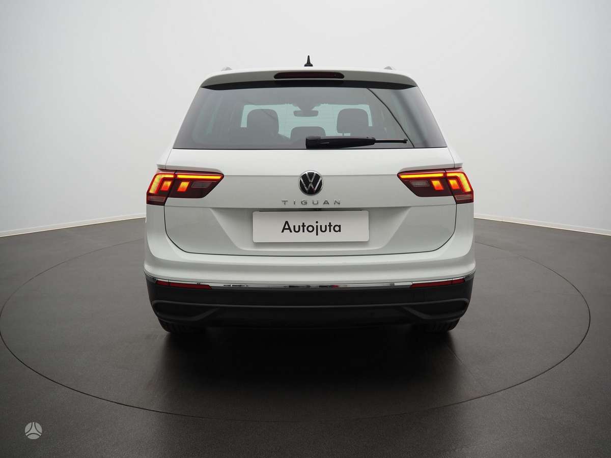 Volkswagen Tiguan - 5