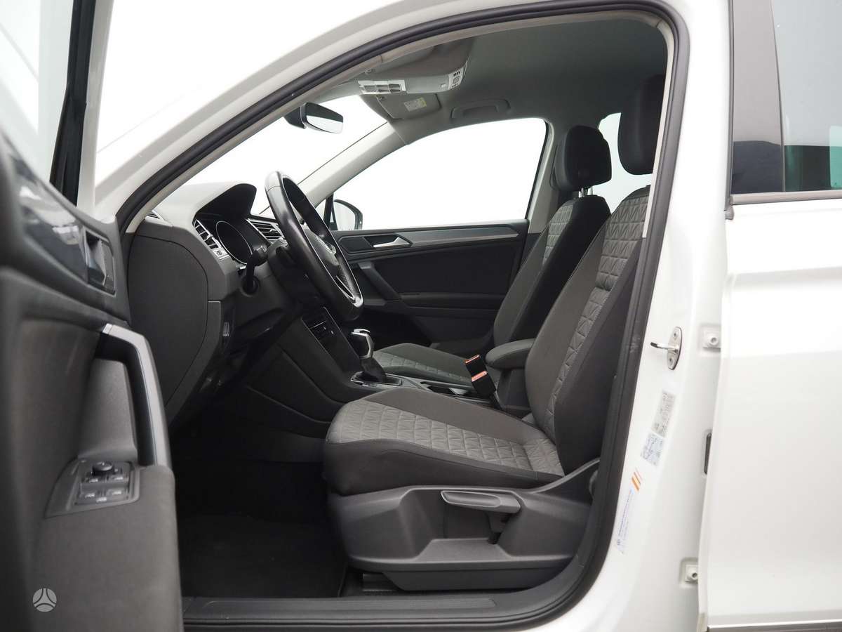 Volkswagen Tiguan - 8