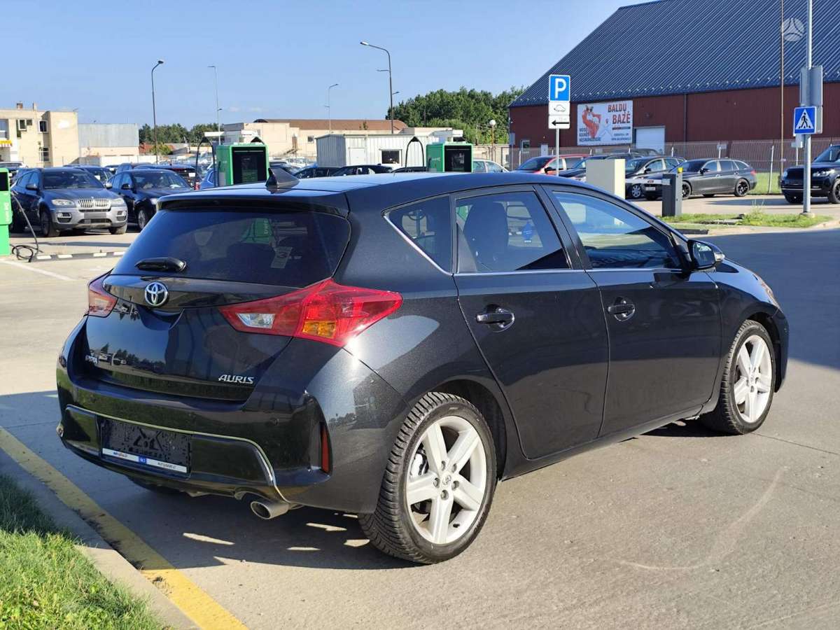 Toyota Auris, 2.0 l., hatchback
