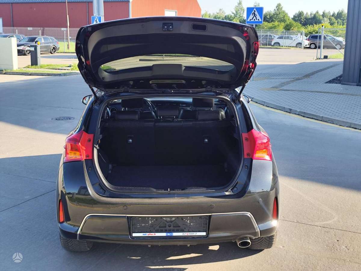 Toyota Auris, 2.0 l., hatchback