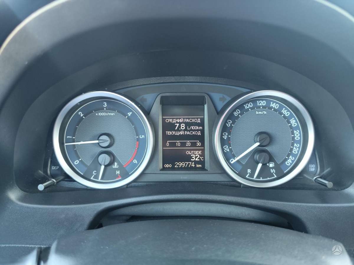 Toyota Auris, 2.0 l., hatchback