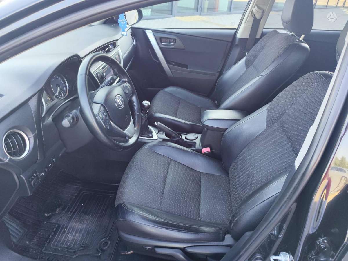 Toyota Auris, 2.0 l., hatchback
