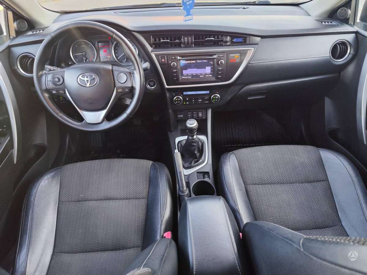 Toyota Auris, 2.0 l., hatchback